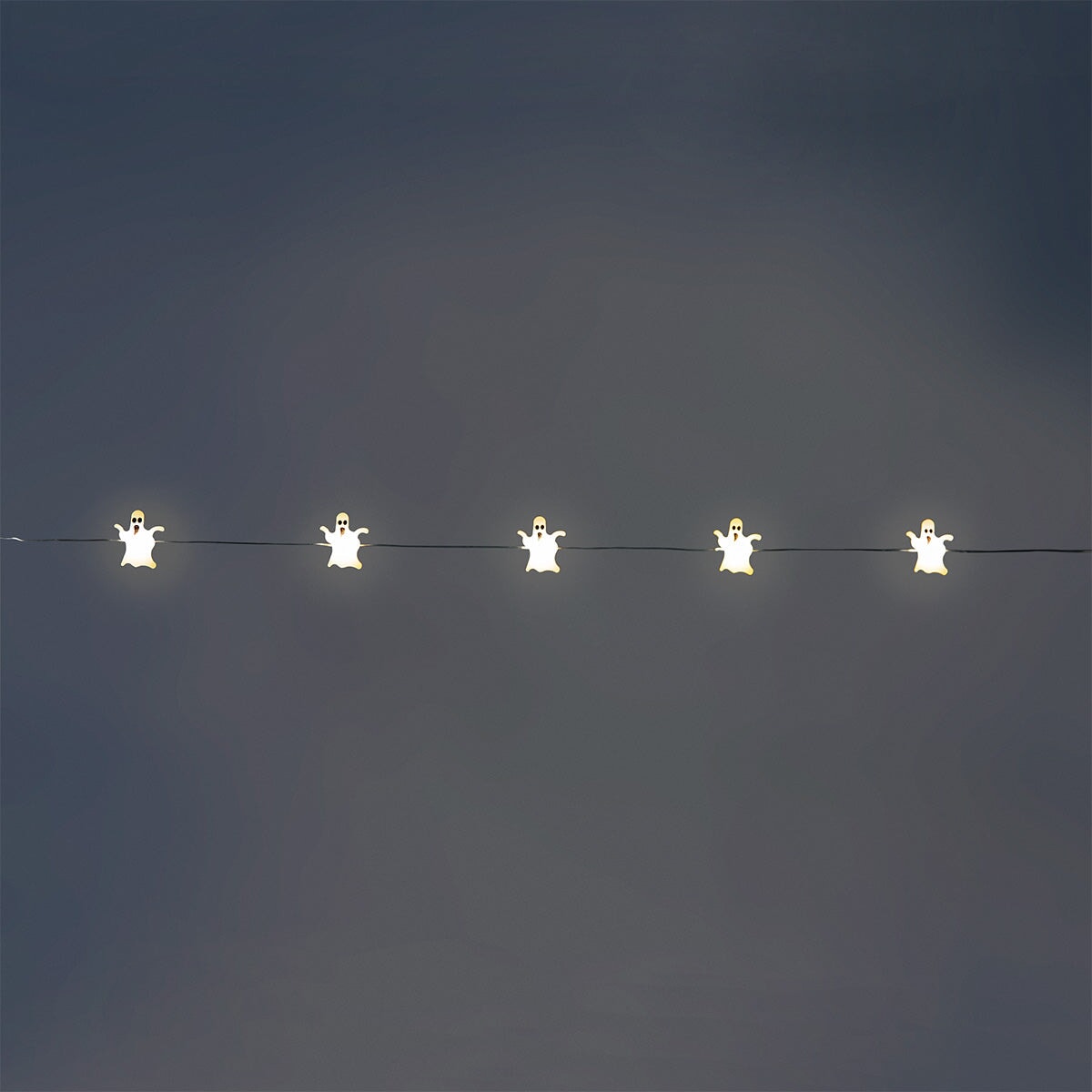 String Lights with Ghosts - 220 cm Home Flying Tiger Copenhagen 