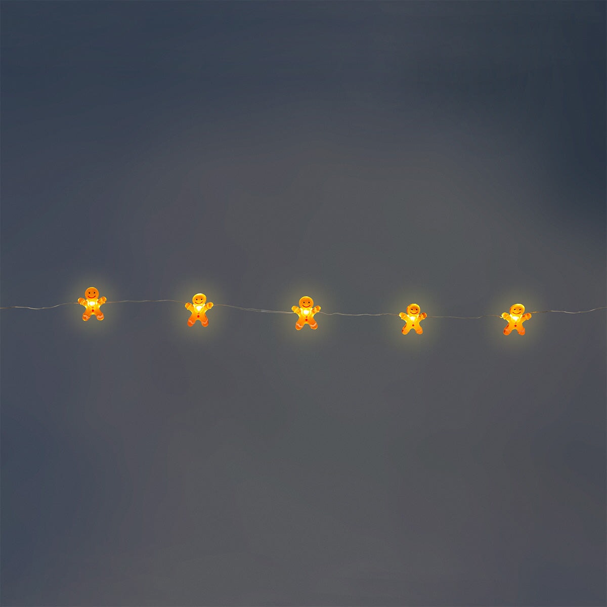 String lights with gingerbread men Home Flying Tiger Copenhagen 