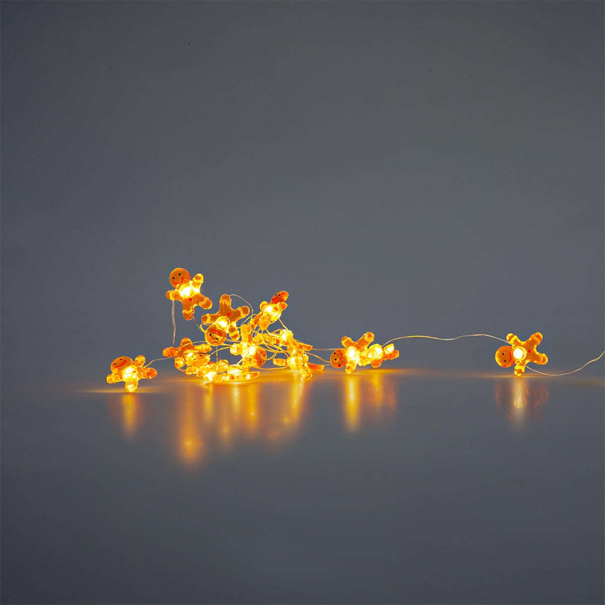 String lights with gingerbread men Home Flying Tiger Copenhagen 