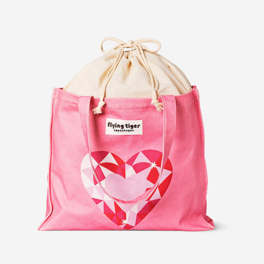 Tote bag with drawstring closure