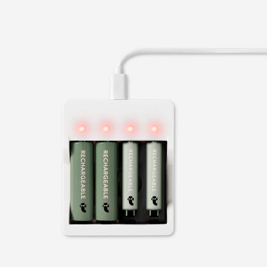 Batterioplader. Med genopladelige batterier