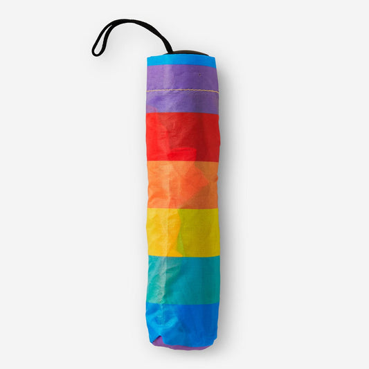 Sammenklappelig paraply med regnbue